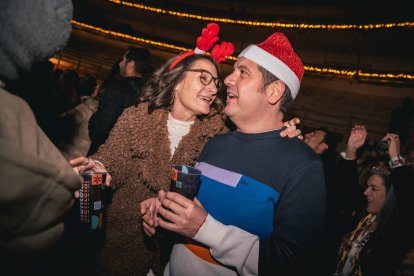 Público disfrutando del festival Siente Los 80's.