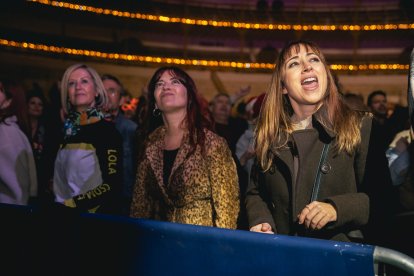 Público disfrutando del festival Siente Los 80's.