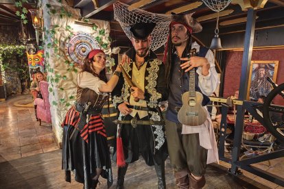 Barba Negra, Jack Sparrow y Anne Bonny, los piratas más famosos del Caribe.