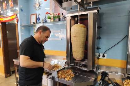 Rachid Essahar, propietario de El Gran Kebab Rachid.