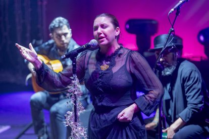 Actuación de Niña Pastori en el Auditorio Maestro Padilla de Almería.