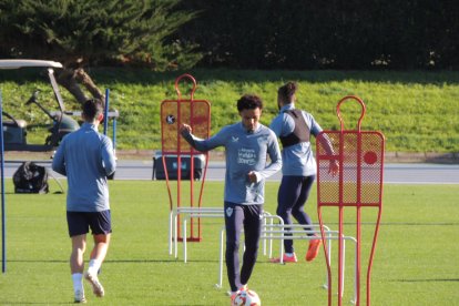 Viene con ritmo de competición un Lázaro motivado.