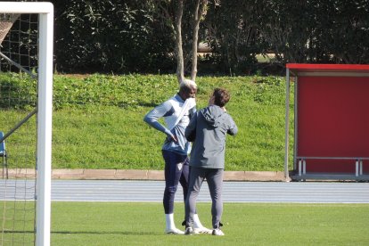 Charla final entre Rubi y Lopy, pieza indiscutible en sus alineaciones.