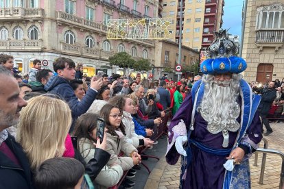 Las mejores imágenes de la Cabalgata de Reyes en Almería.