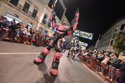 Las mejores imágenes de la Cabalgata de Reyes en Almería.