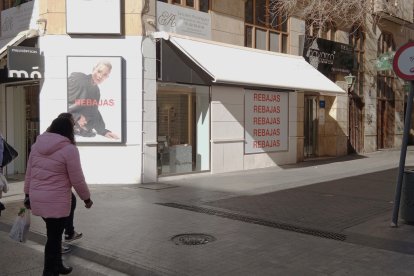 Primer día de rebajas en Almería.