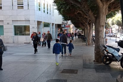 Primer día de rebajas en Almería.