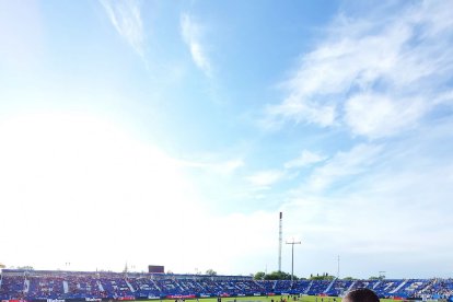 No pude conseguir entrada en la grada visitante, así que me uní a la fiesta comprando una localidad en la grada local.