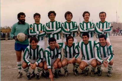 Juan Rojas con la camiseta del Hércules, el primero abajo de izquierda a derecha.