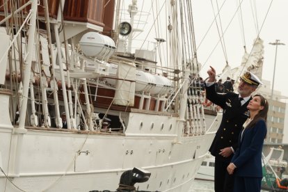 La despedida de la princesa Leonor a bordo del Juan Sebastián Elcano, en imágenes.