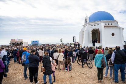Miles de personas acudieron en el segundo domingo de enero a la Romería de Torregarcía.