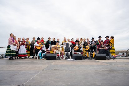 Música folclórica para la primera cita del calendario con la tradición.
