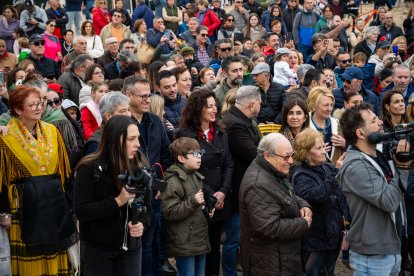 La espera ante la llegada de la imagen de la Virgen del Mar a la ermita de Torregarcía.