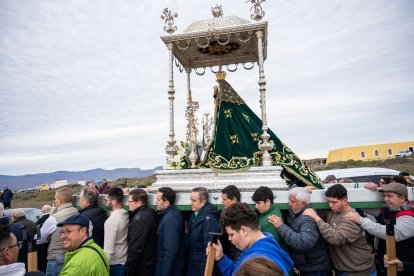 Llegada de la Virgen del Mar al paraje de Torregarcía.