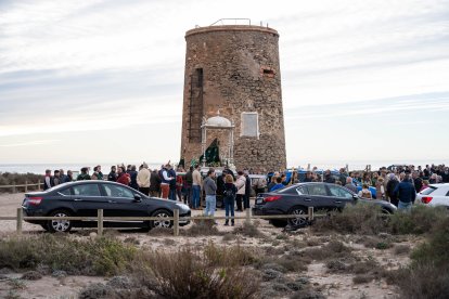 La Virgen del Mar, junto al torreón desde el que fue vista hace 522 años