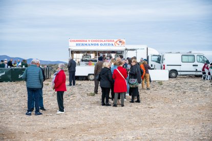 La feria y mercadillo que se instala habitualmente en el domingo de Romería en Torregarcía.