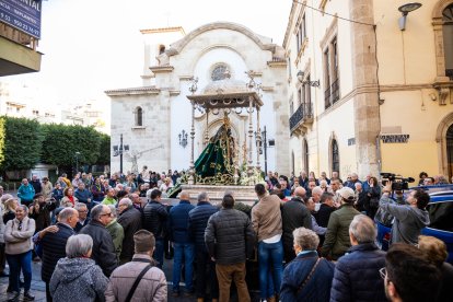 Salida de la Virgen del Mar desde el Santuario tras la misa de romeros con la que arrancó la Romería.