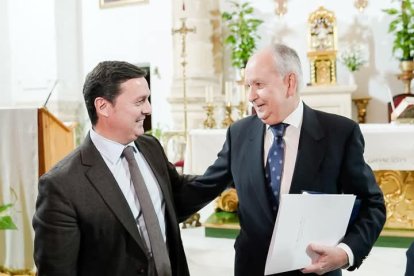 Javier A. García y Luis Columna. 