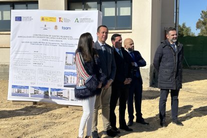 Autoridades invitadas al acto.