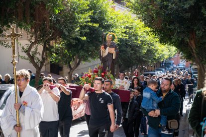 San Antón posesionó por las calles del casco histórico de Almería.