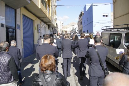 San Antón posesionó por las calles del casco histórico de Almería con las notas de la Agrupación Musical San Indalecio de La Cañada.