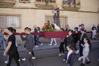 San Antón posesionó por las calles del casco histórico de Almería.