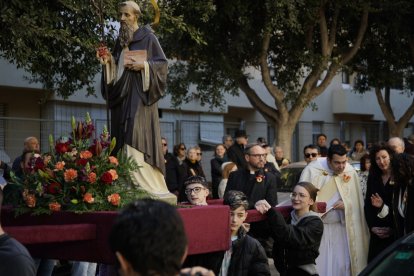 San Antón posesionó por las calles del casco histórico de Almería.
