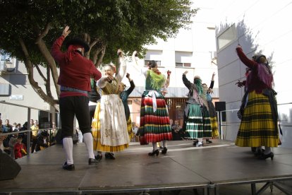 Los bailes amenizaron la jornada.
