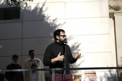 El periodista Víctor Navarro en su debut como subastador de rabicos.