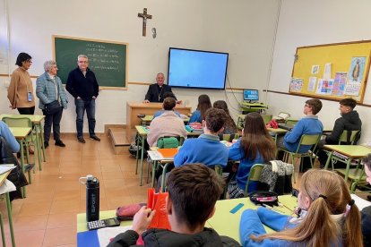 El obispo, en el Milagro.