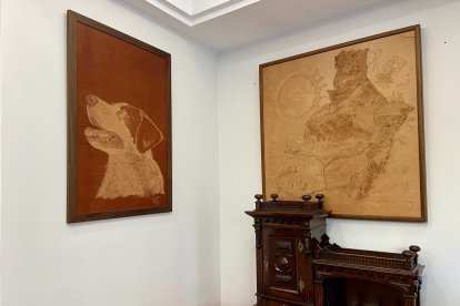 Cuadros realizados a través de la técnica de grabado en piel, obra de José Luis.