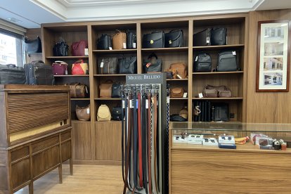 Artículos perfectos para regalo en la tienda de Curtidos Ruiz.