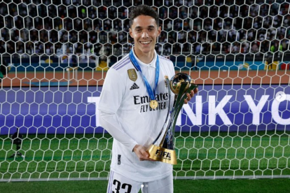 En 2023 salió campeón del Mundialito de Clubes con el Real Madrid, en ese mismo verano recaló en las filas del Almería.@Sergio_arribas10