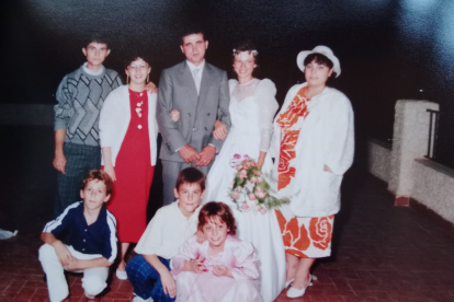 Juan \'Macua\' y Carmen Fortun celebraron su boda en Los Callejones.