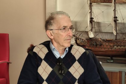 Nobel Perdu, profesor y traductor jurado jubilado. 