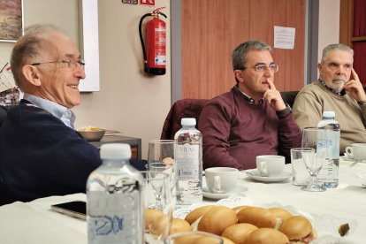 El intercambio de opiniones arrancó alguna que otra sonrisa. 