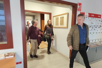 Tras el desayuno, los suscriptores digitales pudieron visitar la redacción de La Voz de Almería.