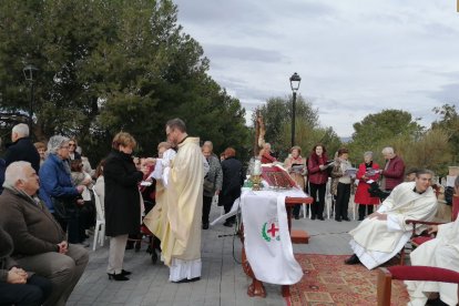 Misa de bendición de la ermita de la Santa Cruz tras la restauración.