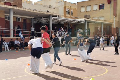 II Día de Juegos por la Paz del IES Galileo de Almería.