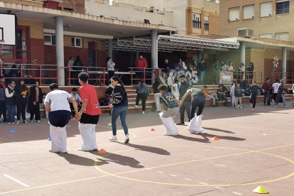 II Día de Juegos por la Paz del IES Galileo de Almería.