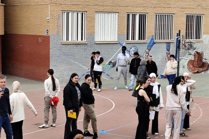 II Día de Juegos por la Paz del IES Galileo de Almería.