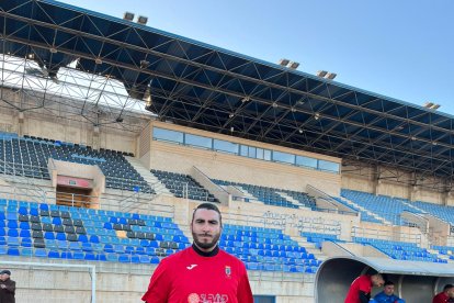 Se mantiene en forma a la espera de una llamada de los banquillos.