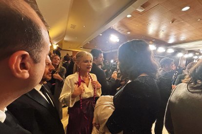 Almudena Morales, diputada de Cultura, Cine e Identidad Almeriense, charla con Patricia del Pozo, consejera de Cultura y Deporte.