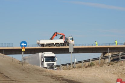 La autovía A-7 permanece abierta hasta las 16:00 horas, cuando se producirá el corte total.