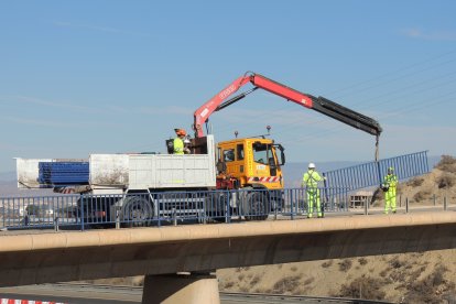 Todo con máxima seguridad, ya que el tráfico aún permanecía abierto.