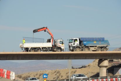 Este puente se retira para los nuevos accesos al tráfico.