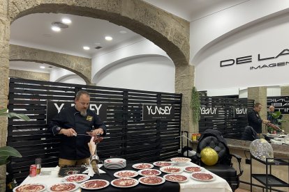 Cóctel en la inauguración.