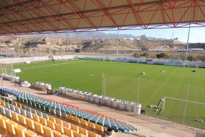 Desde la grada principal, con capacidad para 1.600 personas.