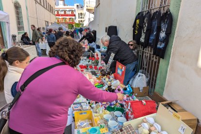 Artesanías y productos locales de todo tipo.
