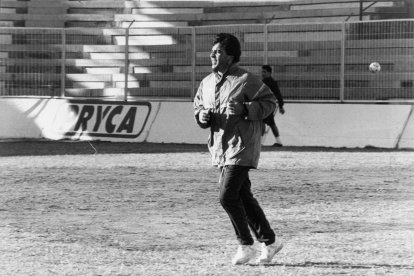 Entrenando en el césped del que todavía se llamaba campo Franco Navarro.